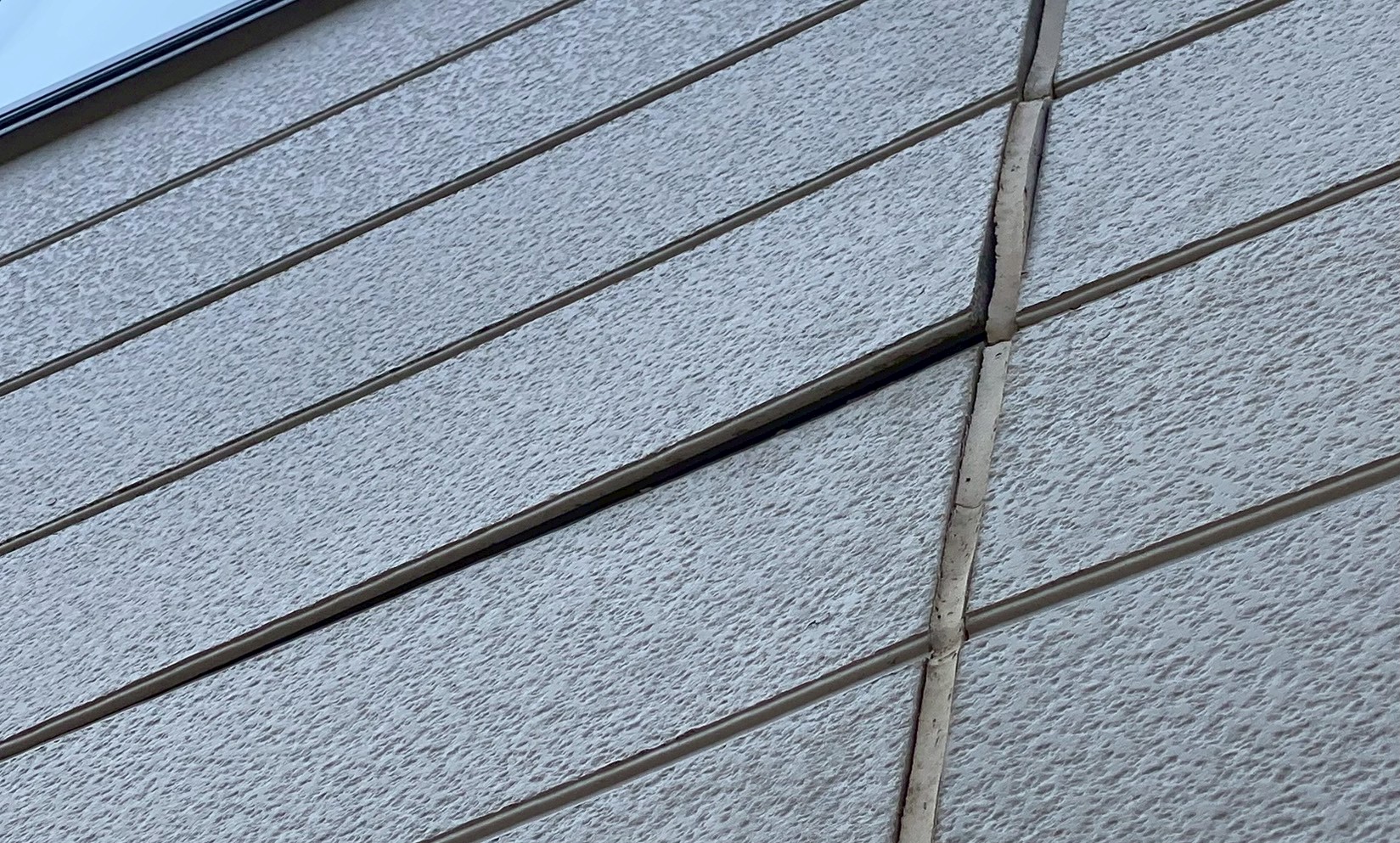 サイディングボードの浮き